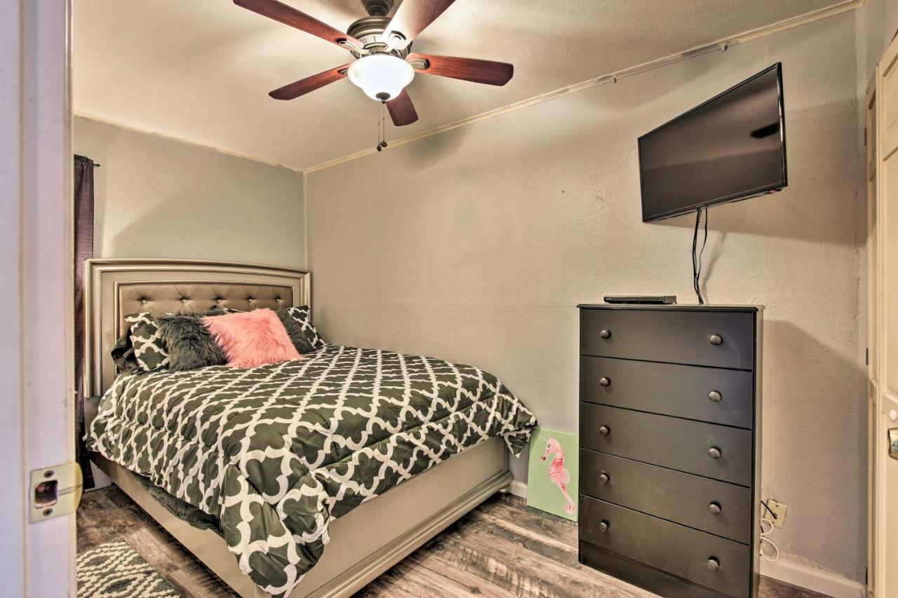 Waterfront Corpus Christi Escape With Pool Access!アパートメント エクステリア 写真